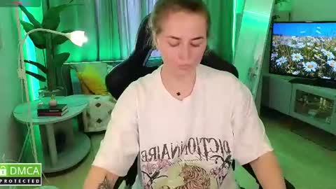 Snapshot of mira_mermayd chatting on June 2026 02:24:02 AM Mira online show from June 2026 02:24:02 AM