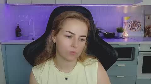 Snapshot of mira_mermayd chatting on July 2026 01:40:01 AM Mira online show from July 2026 01:40:01 AM