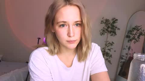 Snapshot of mira_spark chatting on October 2025 07:09:02 PM Mira online show from October 2025 07:09:02 PM