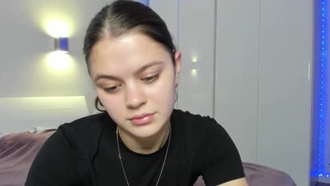 Mira online show from November 2025 08:25:02 PM