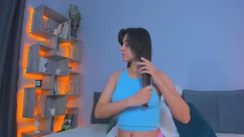 Snapshot of mirabrunette chatting on August 2026 04:00:01 AM Mira follow my fansly online show from August 2026 04:00:01 AM