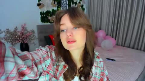 Emma online show from March 2025 10:43:02 PM
