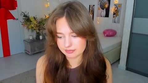 Emma online show from March 2025 07:43:02 PM