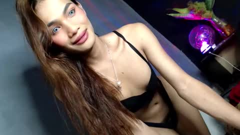 Zoey online show from November 2025 06:59:01 AM