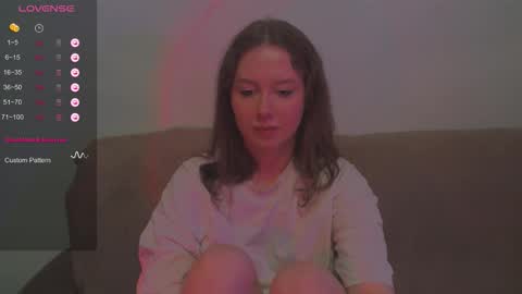 Kira online show from October 2025 08:09:02 PM