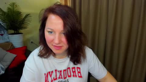 Snapshot of mirandadyson chatting on March 2025 11:14:02 AM MirandaDyson online show from March 2025 11:14:02 AM