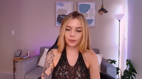 Snapshot of mirandashaw chatting on January 2025 08:49:01 PM Miranda Shaw online show from January 2025 08:49:01 PM