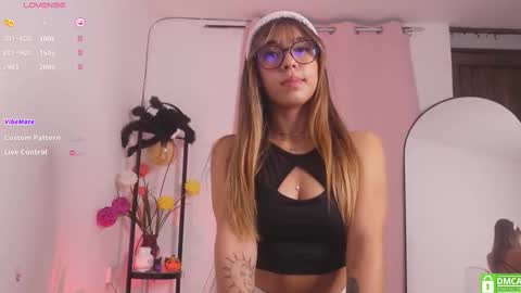 Snapshot of miranditaa chatting on October 2025 04:58:01 AM MIRANDA HERNANDEZ online show from October 2025 04:58:01 AM