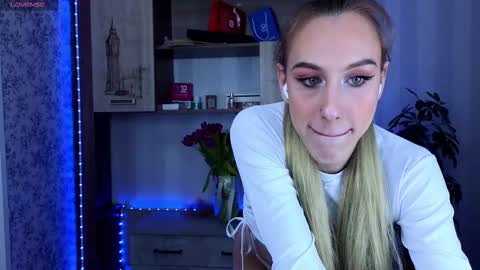 Snapshot of miraraid chatting on March 2025 05:54:01 AM miraraid online show from March 2025 05:54:01 AM