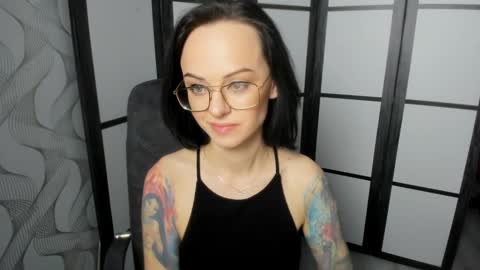 Mira online show from March 2025 12:53:01 AM