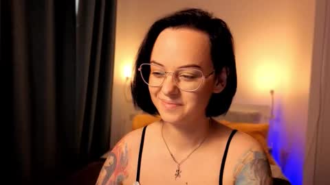 MiraSkyy online show from October 2025 02:58:02 PM