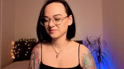 Snapshot of miraskyy chatting on December 2025 07:11:02 PM MiraSkyy online show from December 2025 07:11:02 PM