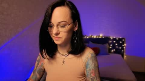 MiraSkyy online show from June 2026 07:19:02 PM