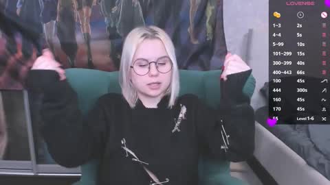 Kira online show from February 2025 09:20:02 PM