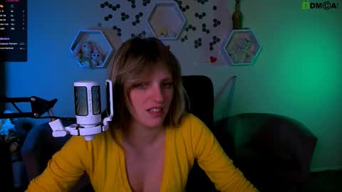 miriam_crazy online show from September 2025 01:02:02 PM