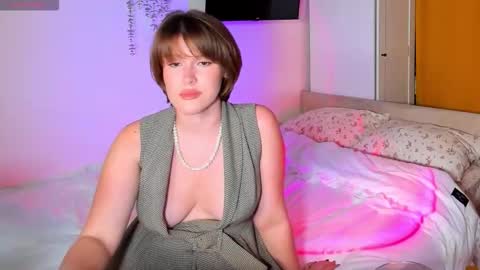 Snapshot of mirrorofsoul chatting on September 2025 06:40:02 PM Shelley online show from September 2025 06:40:02 PM