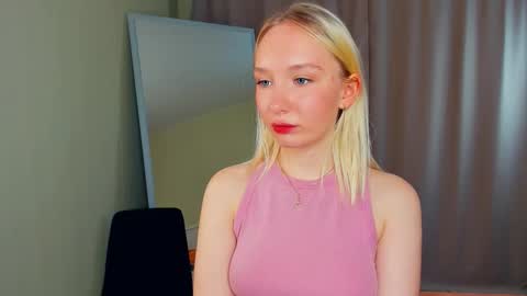 Snapshot of mirtachebret chatting on November 2025 06:04:02 AM Lucy online show from November 2025 06:04:02 AM