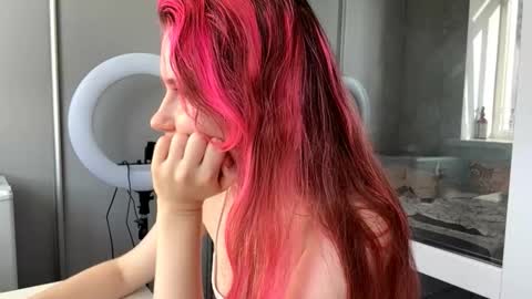 Molly online show from November 2025 11:12:02 AM