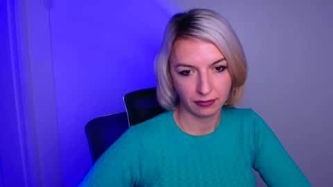 Mishelle online show from November 2025 01:58:01 PM