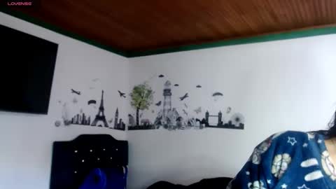 Nicol online show from December 2025 12:44:02 PM