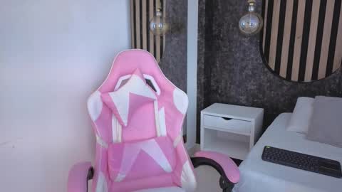 Antonella online show from November 2025 11:53:01 AM