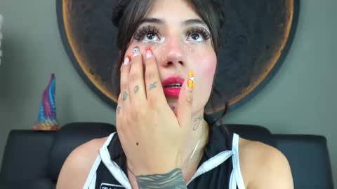 Charlotte online show from October 2025 06:17:01 PM