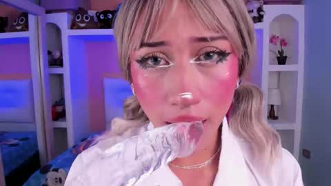 Snapshot of miss___megan chatting on November 2025 06:08:02 PM Megan online show from November 2025 06:08:02 PM