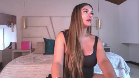 Snapshot of miss__ary_ chatting on April 2026 11:45:02 AM miss__ary_ online show from April 2026 11:45:02 AM
