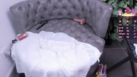 Daphne online show from March 2025 05:38:02 AM