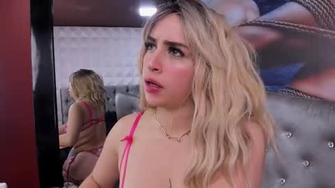 Daphne online show from November 2025 03:12:02 PM