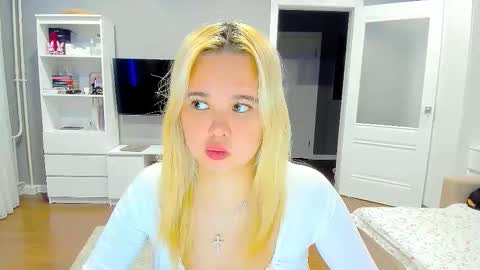 miss__selena online show from November 2025 09:40:01 PM