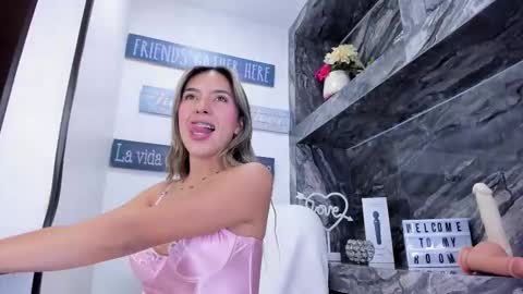 Zoe online show from November 2025 06:18:01 PM