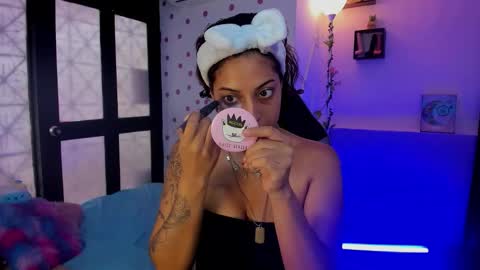 Akemi 3 online show from November 2025 01:06:01 PM