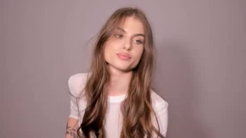 Katrin online show from November 2025 12:33:01 PM