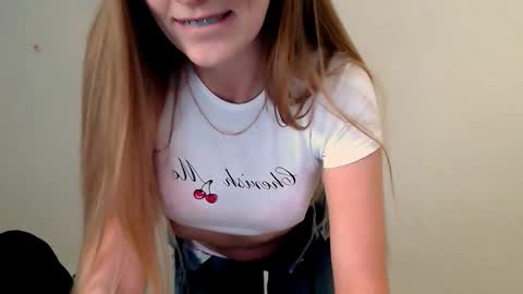 Snapshot of miss_angelina_ chatting on October 2025 06:14:02 AM Angelina online show from October 2025 06:14:02 AM