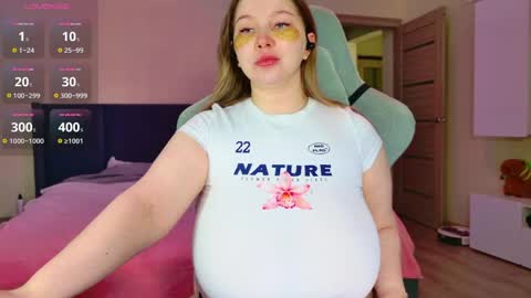 Snapshot of miss_anna909 chatting on April 2026 10:17:02 AM Anna online show from April 2026 10:17:02 AM