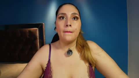 Snapshot of miss_anny18 chatting on April 2026 02:42:01 AM Anny online show from April 2026 02:42:01 AM