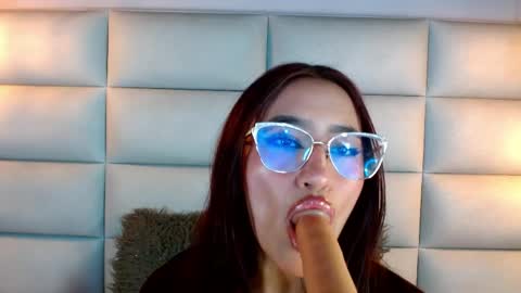 miss_ariss online show from April 2026 02:36:02 AM