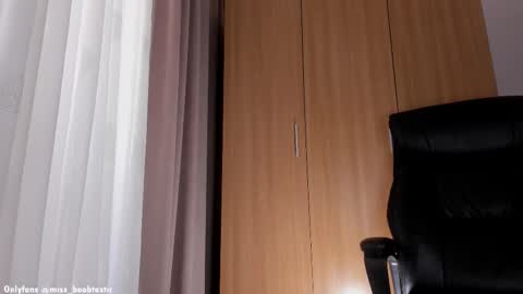 Snapshot of miss_boobtastic chatting on January 2026 01:16:02 PM Ivy online show from January 2026 01:16:02 PM