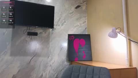 Sandy online show from October 2025 12:31:02 AM