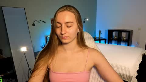 Emily online show from May 2026 08:09:01 AM