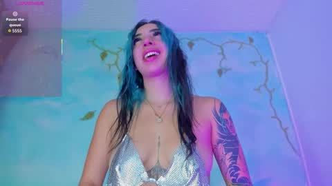 miss_evans_ online show from November 2025 06:57:01 AM