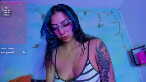 miss_evans_ online show from April 2026 02:58:01 AM