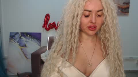 Snapshot of miss_kiten chatting on February 2025 03:41:02 AM miss_kiten online show from February 2025 03:41:02 AM