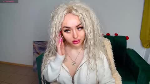 Snapshot of miss_kiten chatting on February 2025 07:48:02 PM miss_kiten online show from February 2025 07:48:02 PM