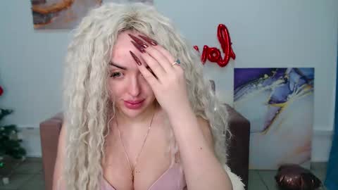 Snapshot of miss_kiten chatting on February 2025 03:24:01 AM miss_kiten online show from February 2025 03:24:01 AM