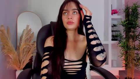 Alana online show from February 2025 11:36:02 PM