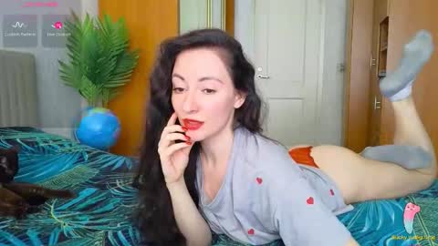 Laura online show from October 2025 09:59:02 AM