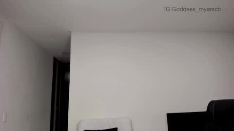 Goddess Myers  thumb up is important for me kisses  online show from October 2025 11:15:01 PM