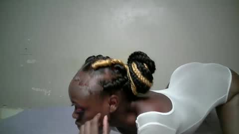 Snapshot of miss_pretty1 chatting on February 2026 08:06:01 PM miss_pretty1 online show from February 2026 08:06:01 PM